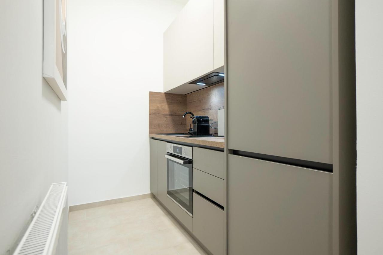 Modern Apartment With A Balcony Near Belvedere Виена Екстериор снимка