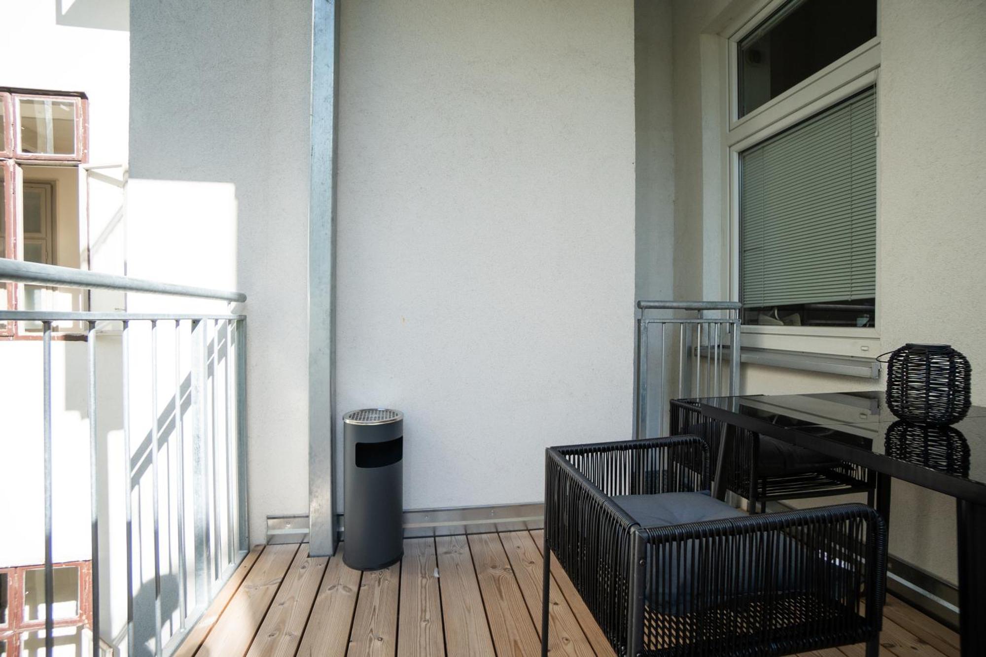 Modern Apartment With A Balcony Near Belvedere Виена Екстериор снимка